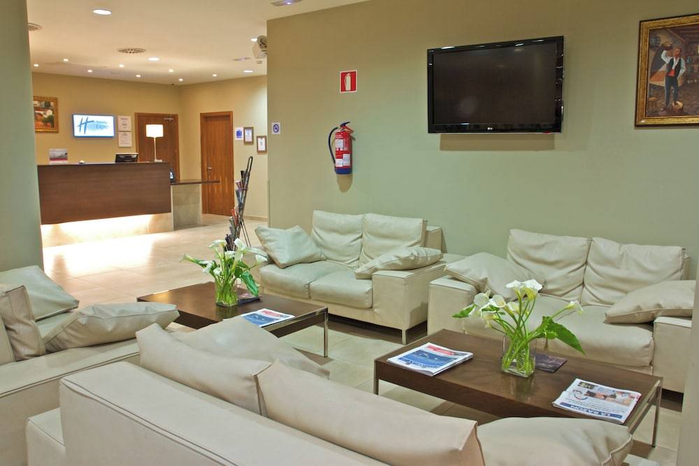 Holiday Inn Express CAMPO DE GIBRALTAR - BARRIOS by IHG 2