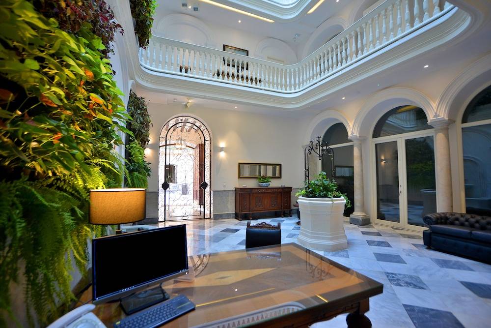 El Armador Casa Palacio by Luxury Suites Cadiz 2