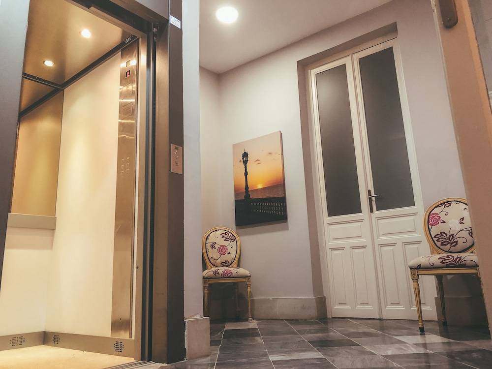 Apodaca Rooms 1