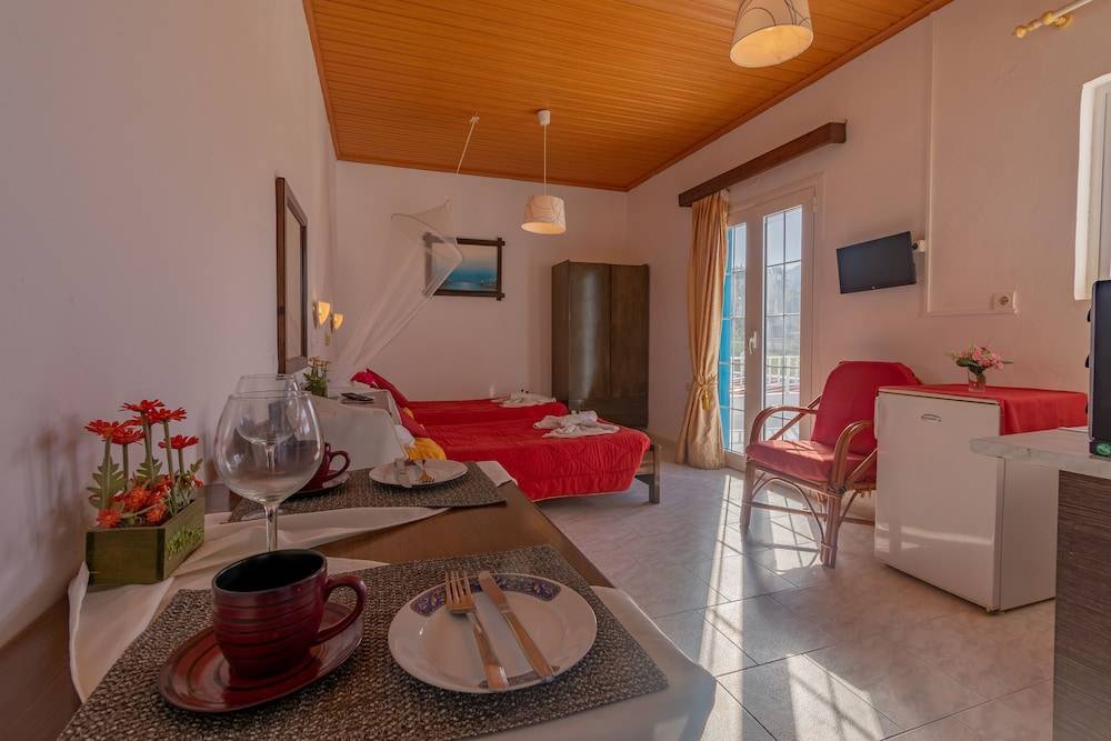 Akis Villa Studios & Apartment with Pool by Hotelius 2