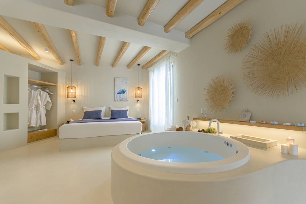 Antony Suites (Adults Only) 1