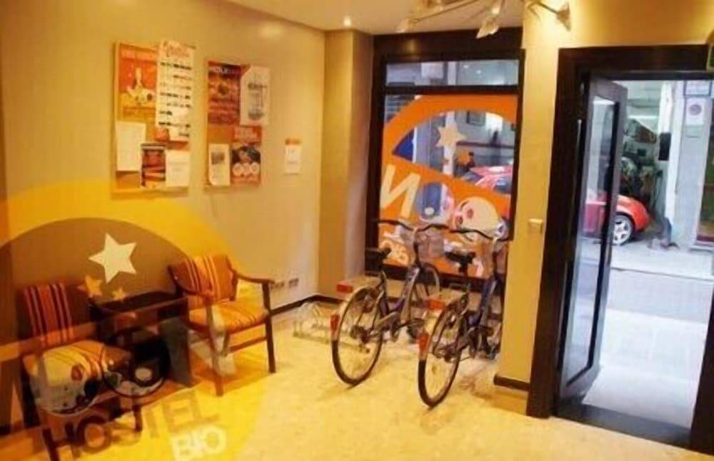 Moon Hostel Bio 2