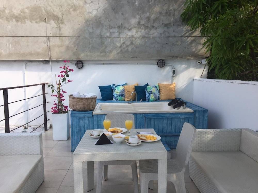 Juna Hotel Boutique 1