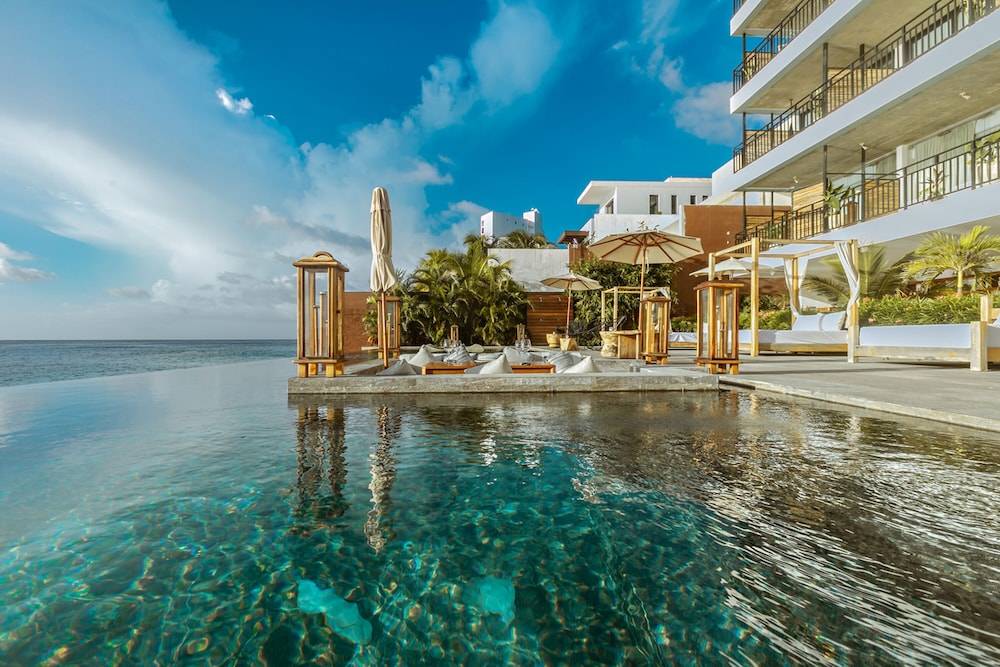 Hotel B Unique 1