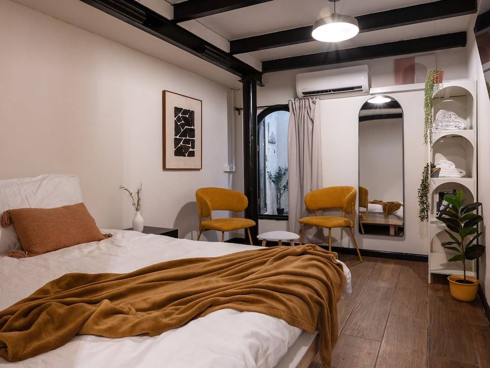 The Urban Chalet 1