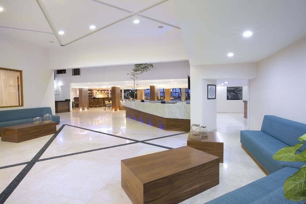 Crown Paradise Golden All Inclusive Resort - Adults Only 2