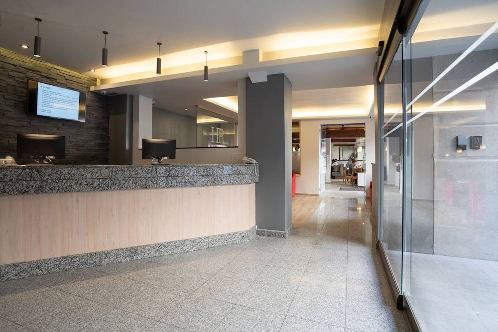 Hotel Roble 2