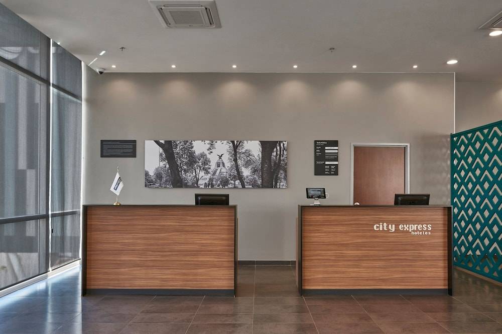 City Express by Marriott La Raza 2