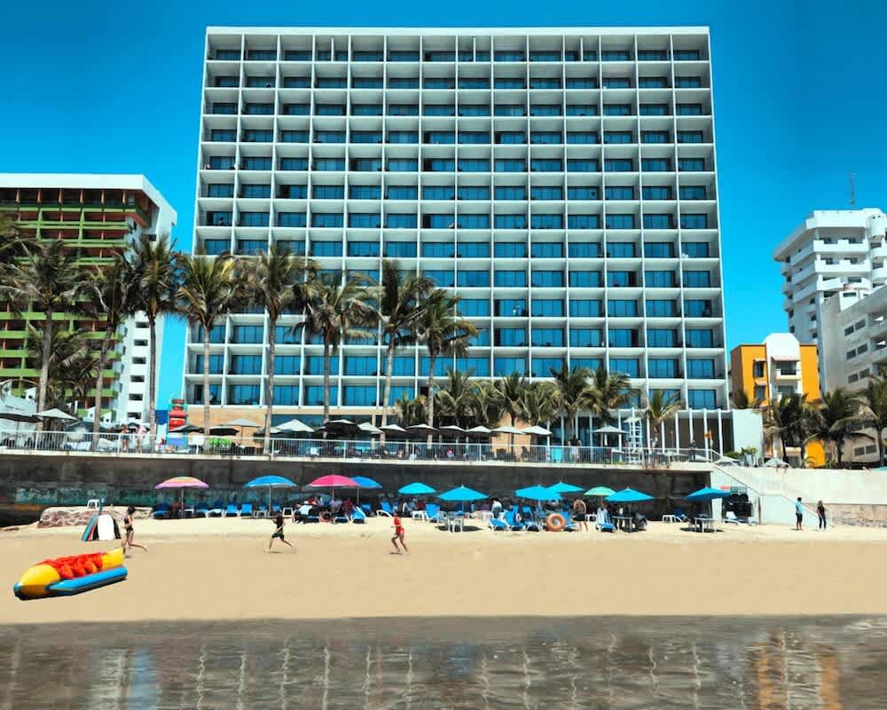 Viaggio Resort Mazatlán 1