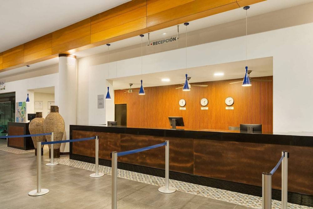 Grand Decameron Los Cabos, A Trademark All-Inclusive Resort 2