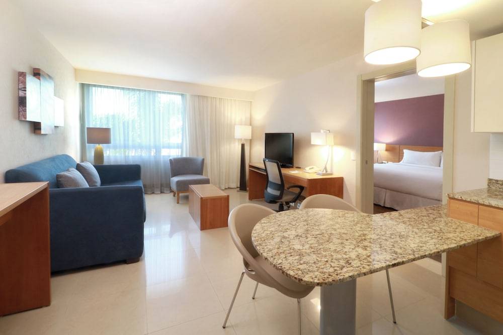Staybridge Suites GUADALAJARA EXPO by IHG 1