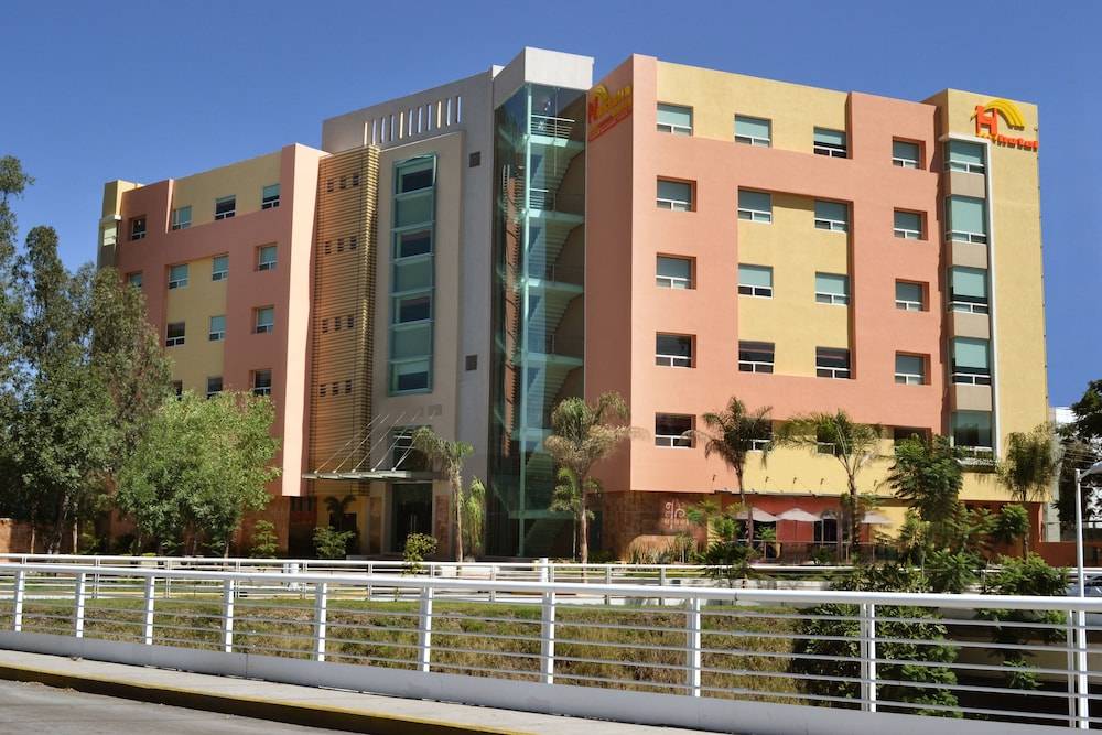 Hostalia Hotel Expo & Business Class 1
