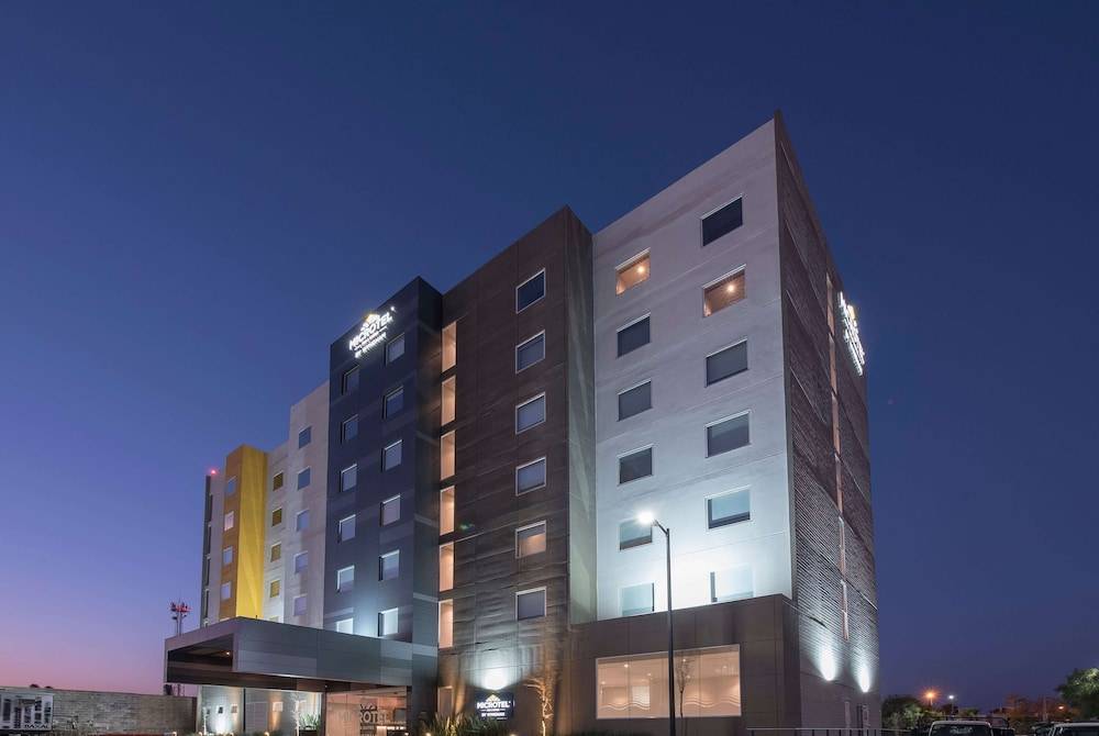 Microtel Inn & Suites by Wyndham Guadalajara Sur 1