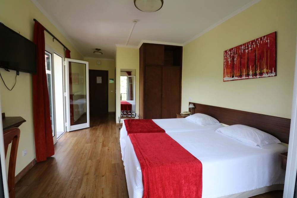 Valley View Hotel Encumeada 2