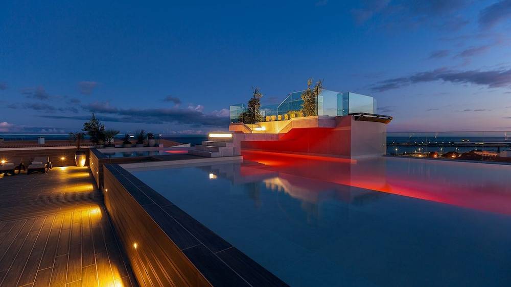 Three House Hotel 1