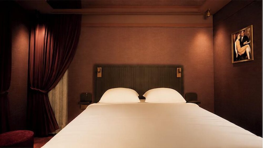 Huxley House Hotel 1