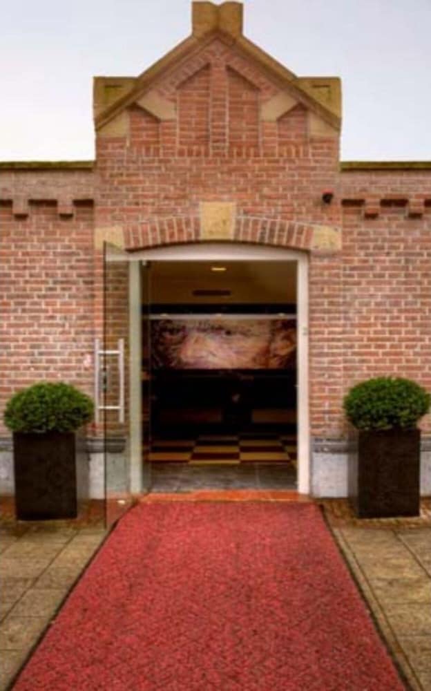 Hotel Van Gogh 1