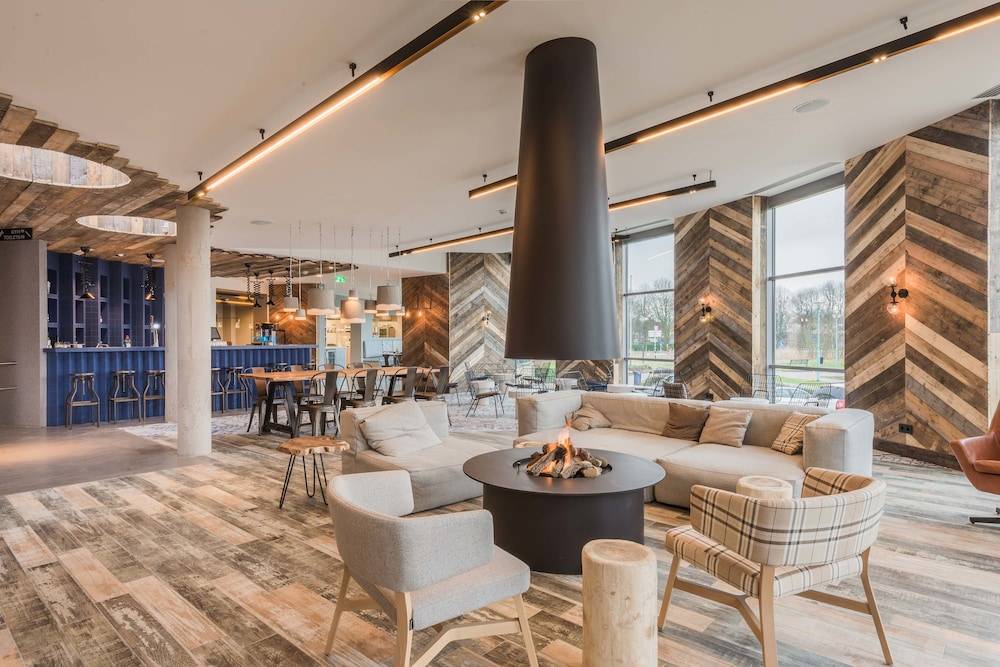 Urban Lodge Hotel 1