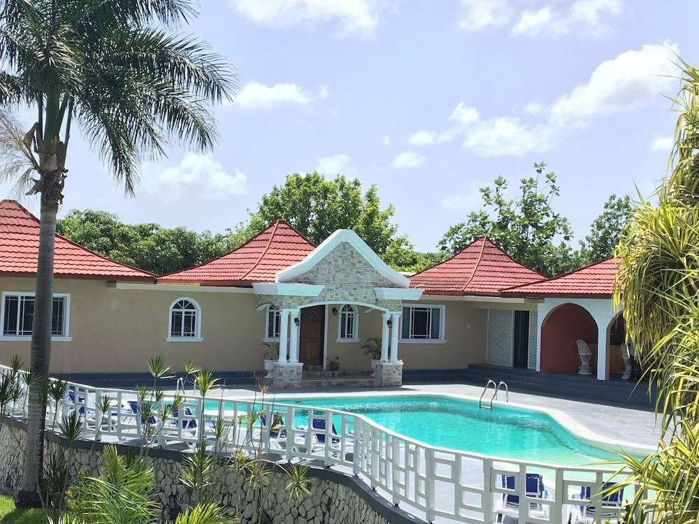 Gold Nugget Hotel 1