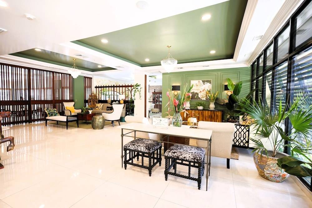 Courtleigh Hotel & Suites 1