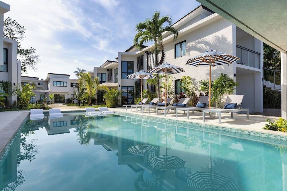 Negril Footeprints Hotel 1