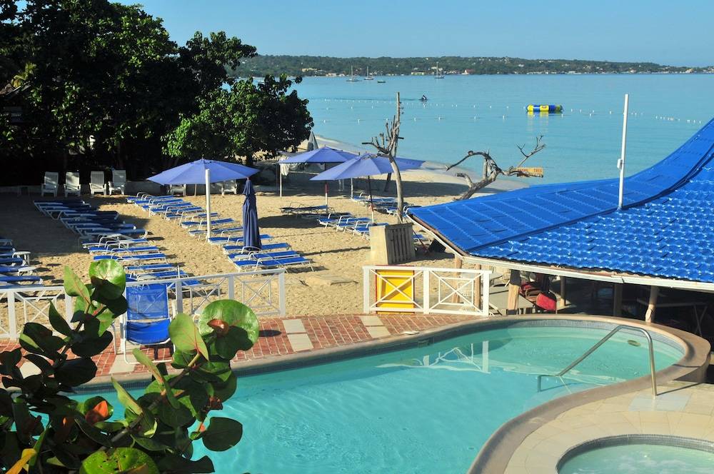 Negril Treehouse Resort 1