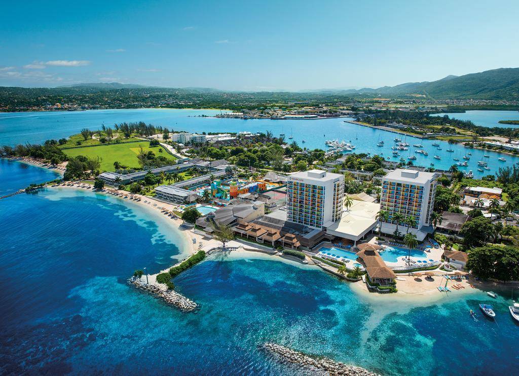 Sunset Beach Resort, Spa & Waterpark 1