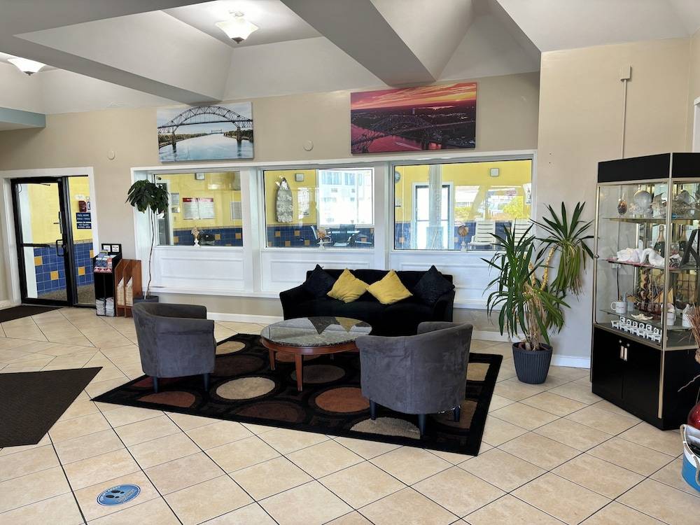 Admiralty Inn & Suites - a Red Collection Hotel 1