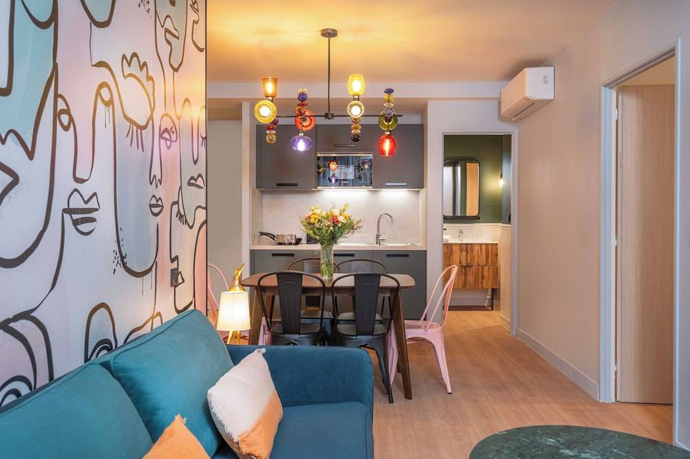 West Paris Suite 1