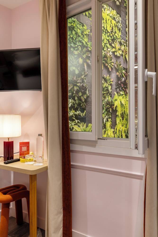 Hotel La Folie des Pres - Saint-Germain-des-Pres 1