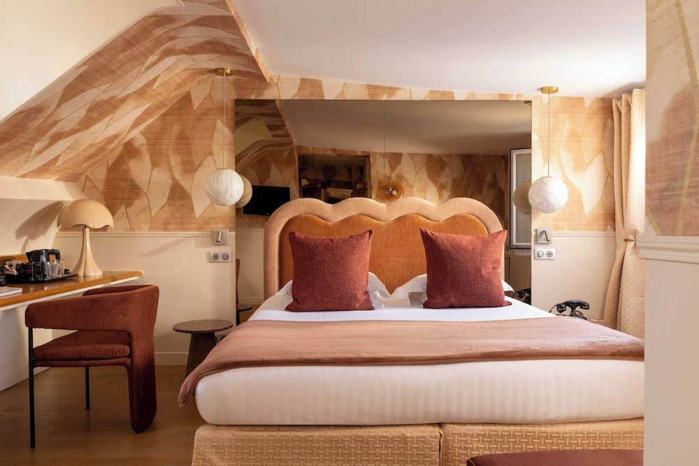Dauphine Saint Germain 1