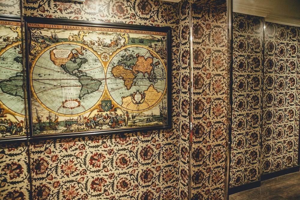 Hôtel du Continent 2