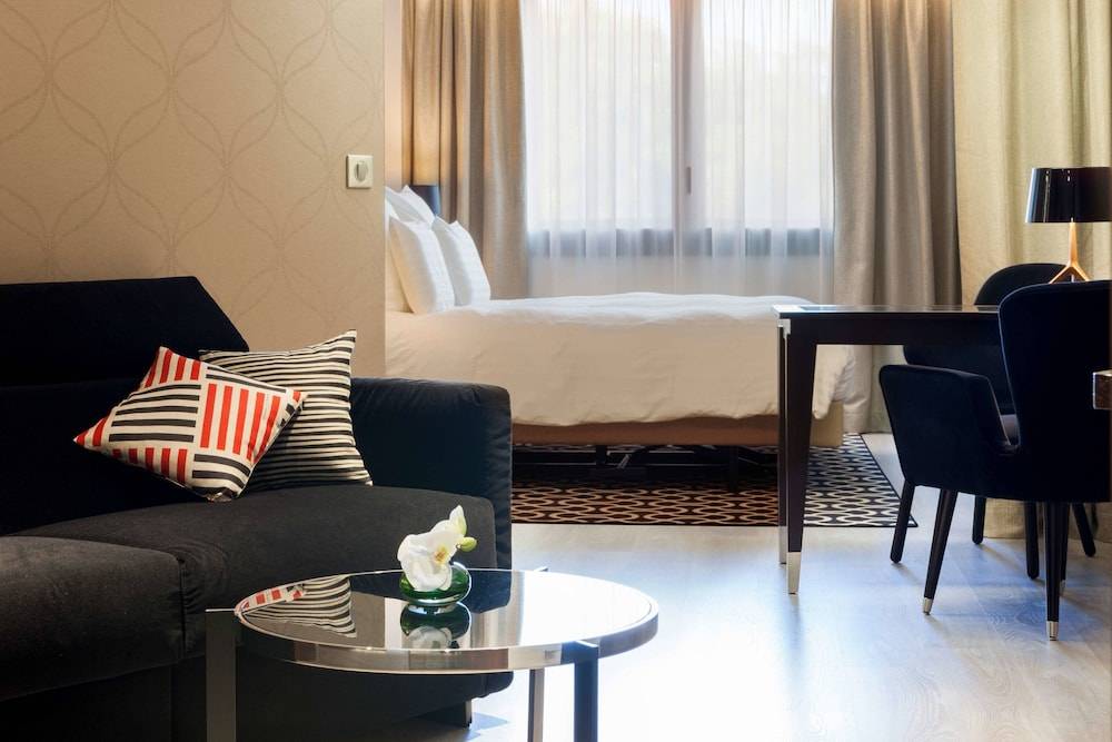AC Hotel Paris Porte Maillot by Marriott 2