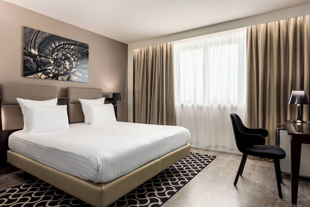 AC Hotel Paris Porte Maillot by Marriott 1