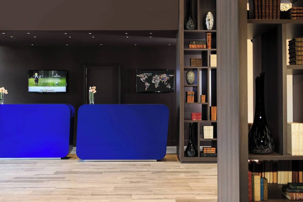Renaissance Paris Hippodrome de St. Cloud Hotel 2