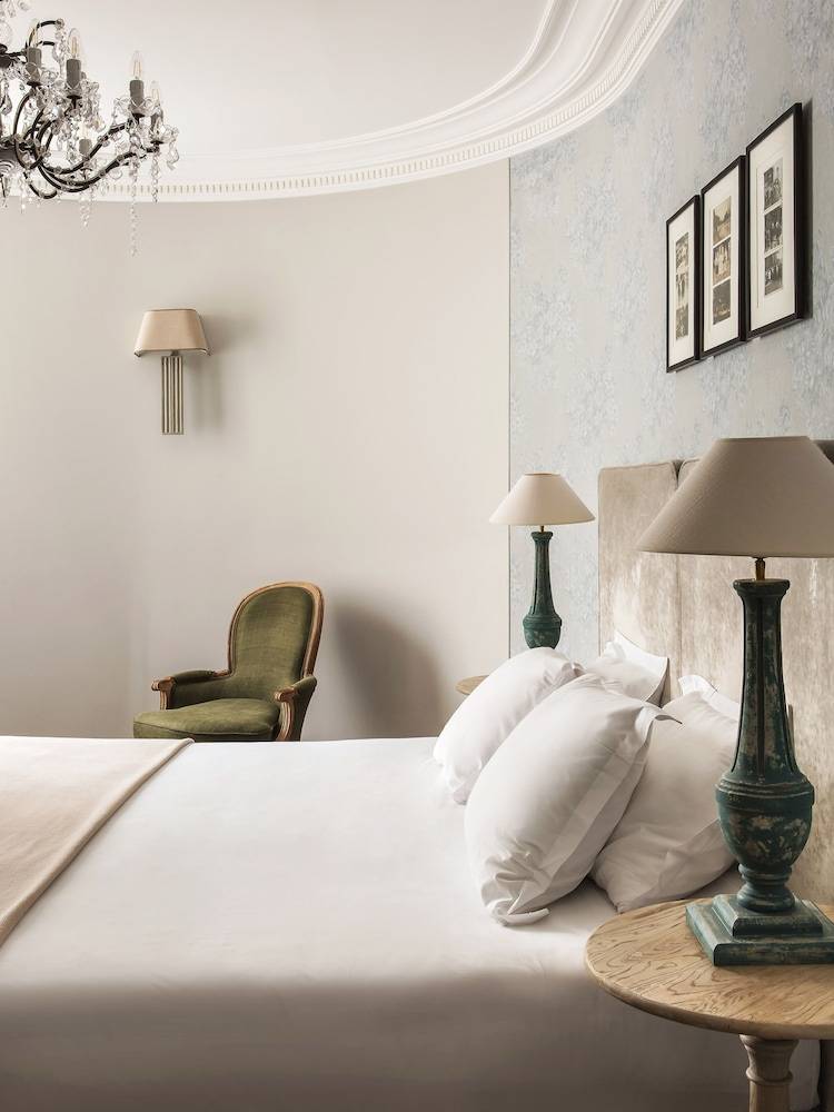 New Hotel Roblin 1