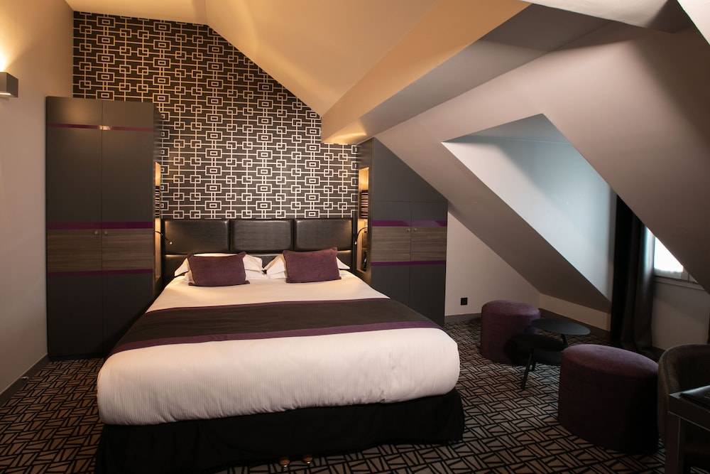 Le Grey Hotel 1
