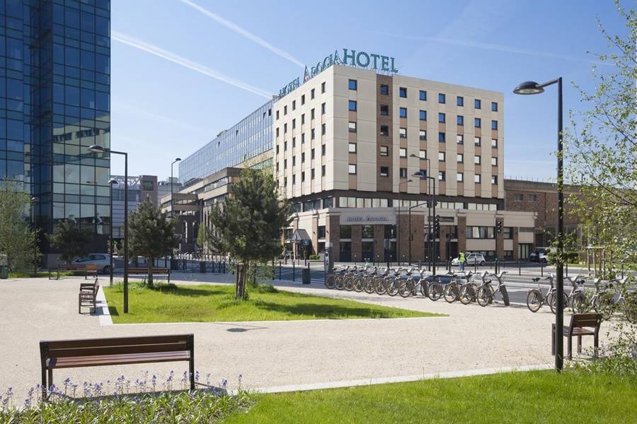 APOGIA PARIS 1