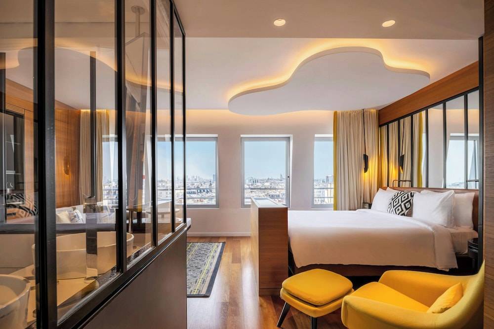 Renaissance Paris Republique Hotel & Spa 1