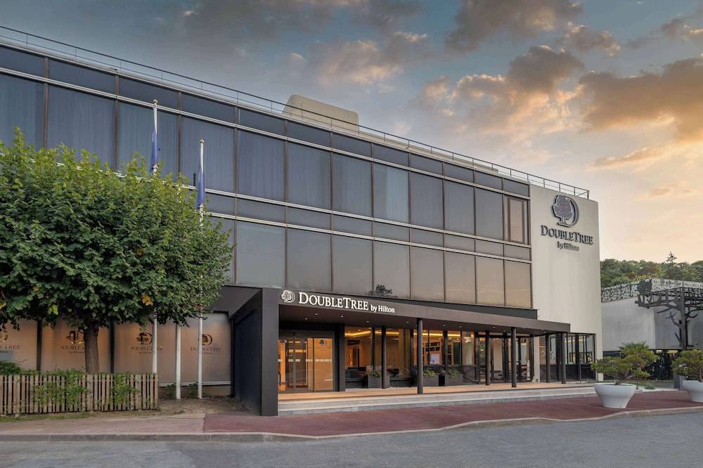 DoubleTree by Hilton Paris Bougival 1
