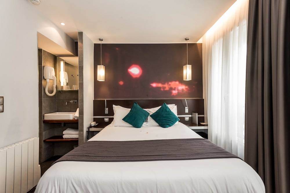 Hôtel Lumières Montmartre Paris 1