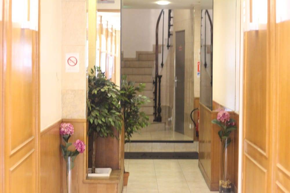 Hotel COSMOTEL MARAIS REPUBLIQUE PARIS 2