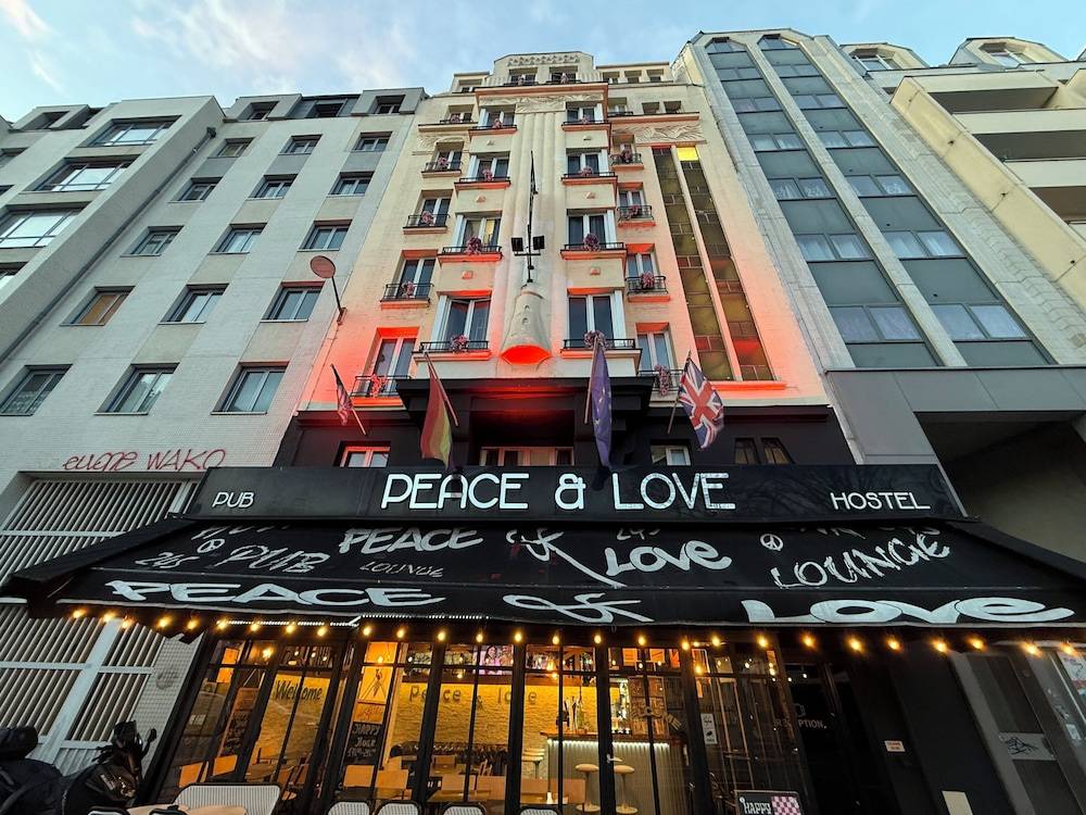 Peace & Love - Hostel 1