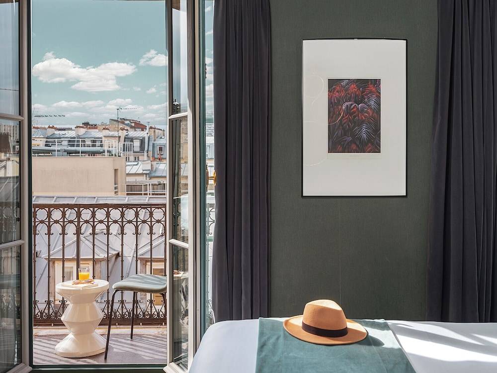 Bob Hotel 1