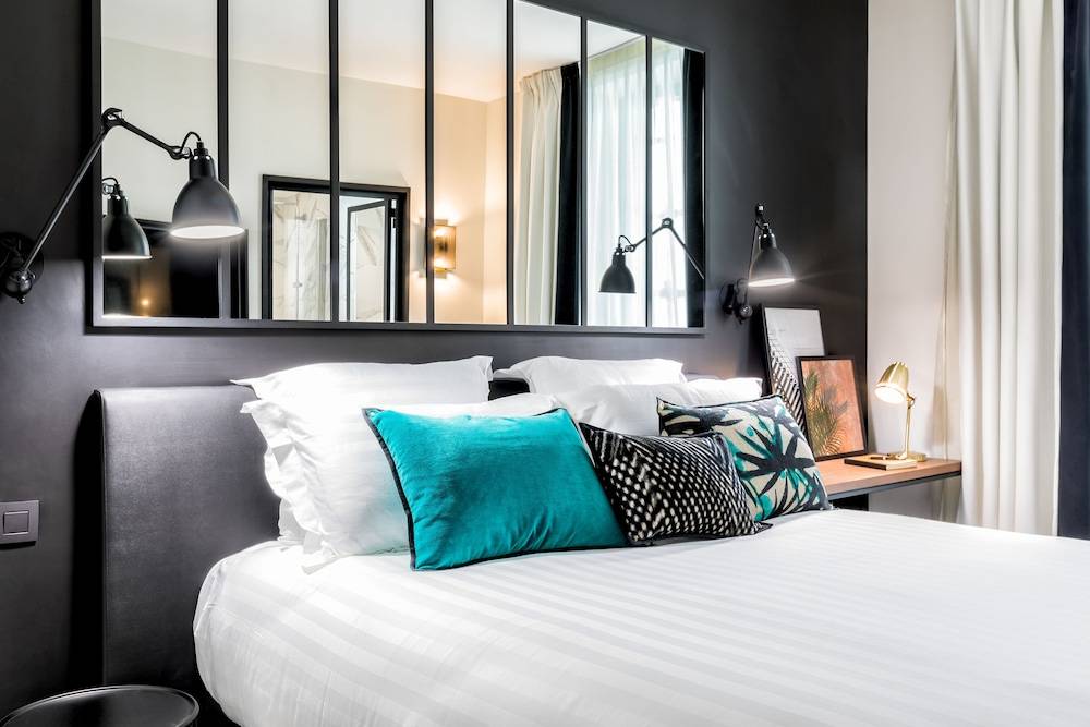 Laz' Hotel Spa Urbain Paris 1