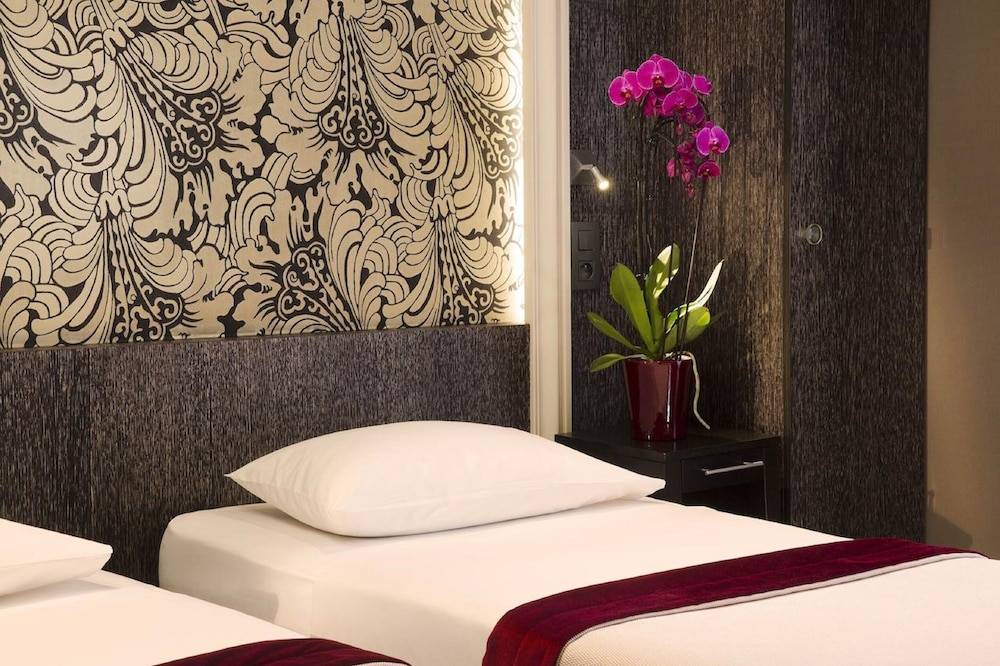 Central Hotel Paris 1
