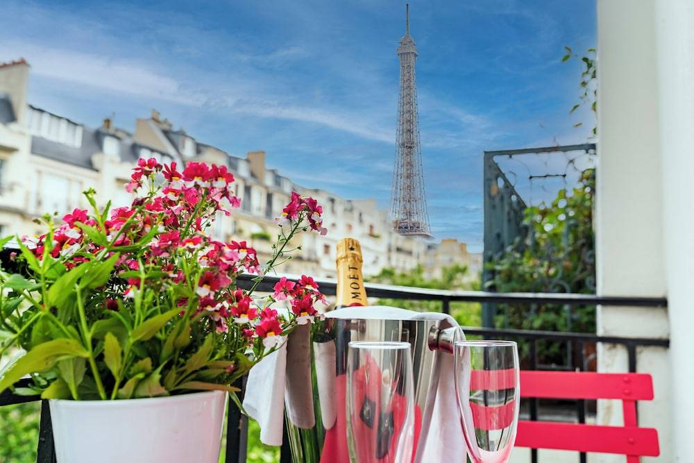 Hôtel Le Cercle Tour Eiffel 1
