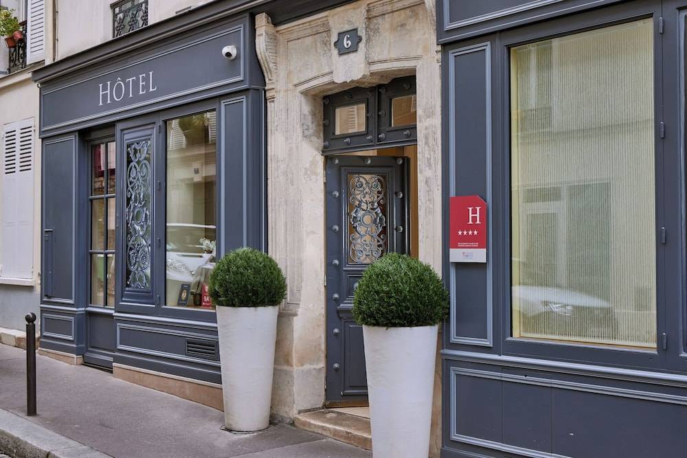 Le Relais Montmartre 1