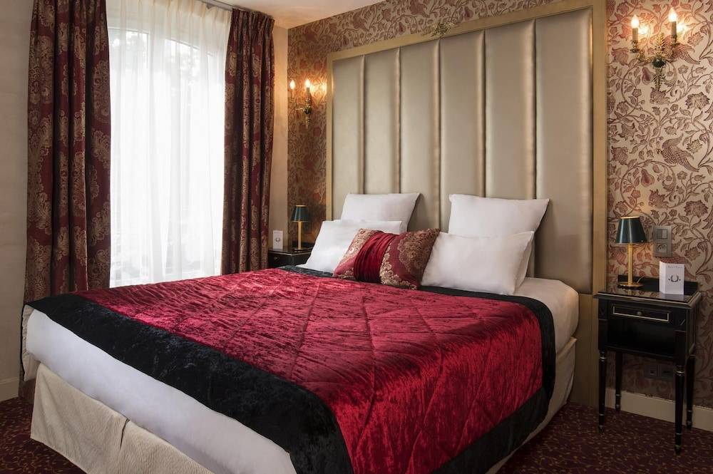 Hotel de L'Empereur by Malone 1