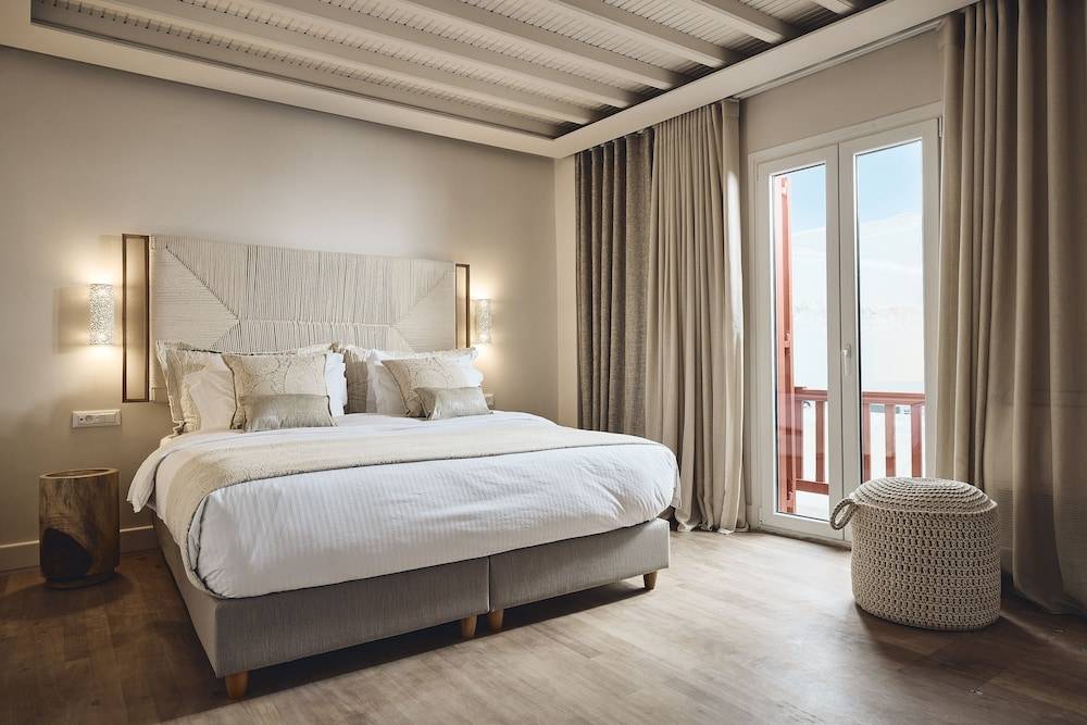 AK Mykonos 1